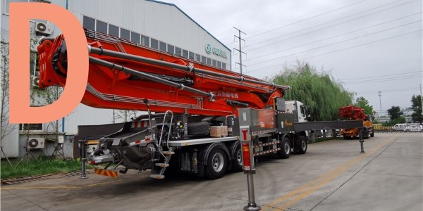 泵車在伸展支腿時，要注意哪些