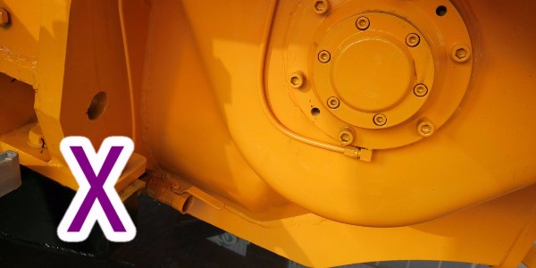 小型泵車在行駛過程中，突然爆胎該怎么解決才能有效避免事故的發生？