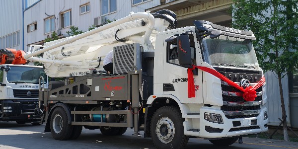 混凝土泵車的性能隨機型而異，如何選購？給您幾點參考