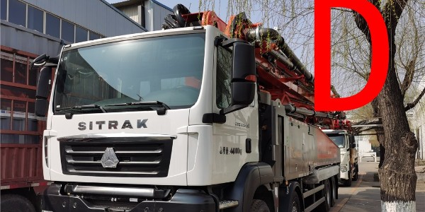 作業(yè)中，應(yīng)對(duì)泵車和管路進(jìn)行觀察