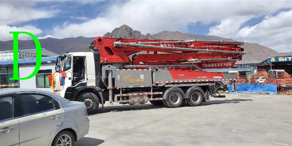 小型混凝土泵車應怎樣保養更有利于延長使用壽命？