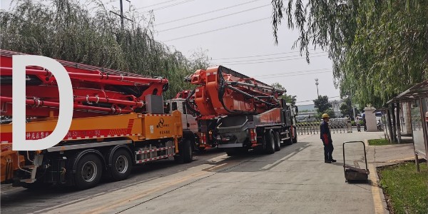 比較泵車的前、左右支撐方式