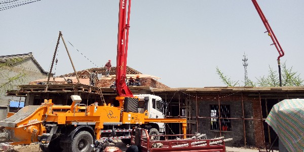 混凝土泵車冬季施工為什么要用熱水通泵呢？