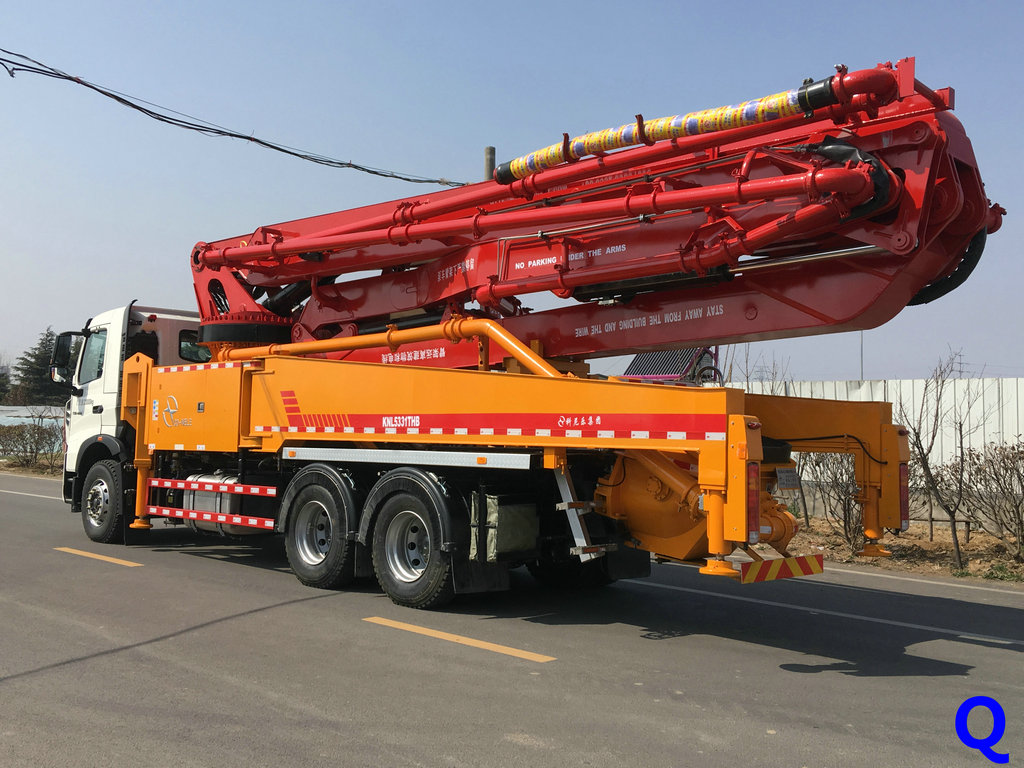 小型混凝土泵車，天泵，小型泵車，混凝土小泵車