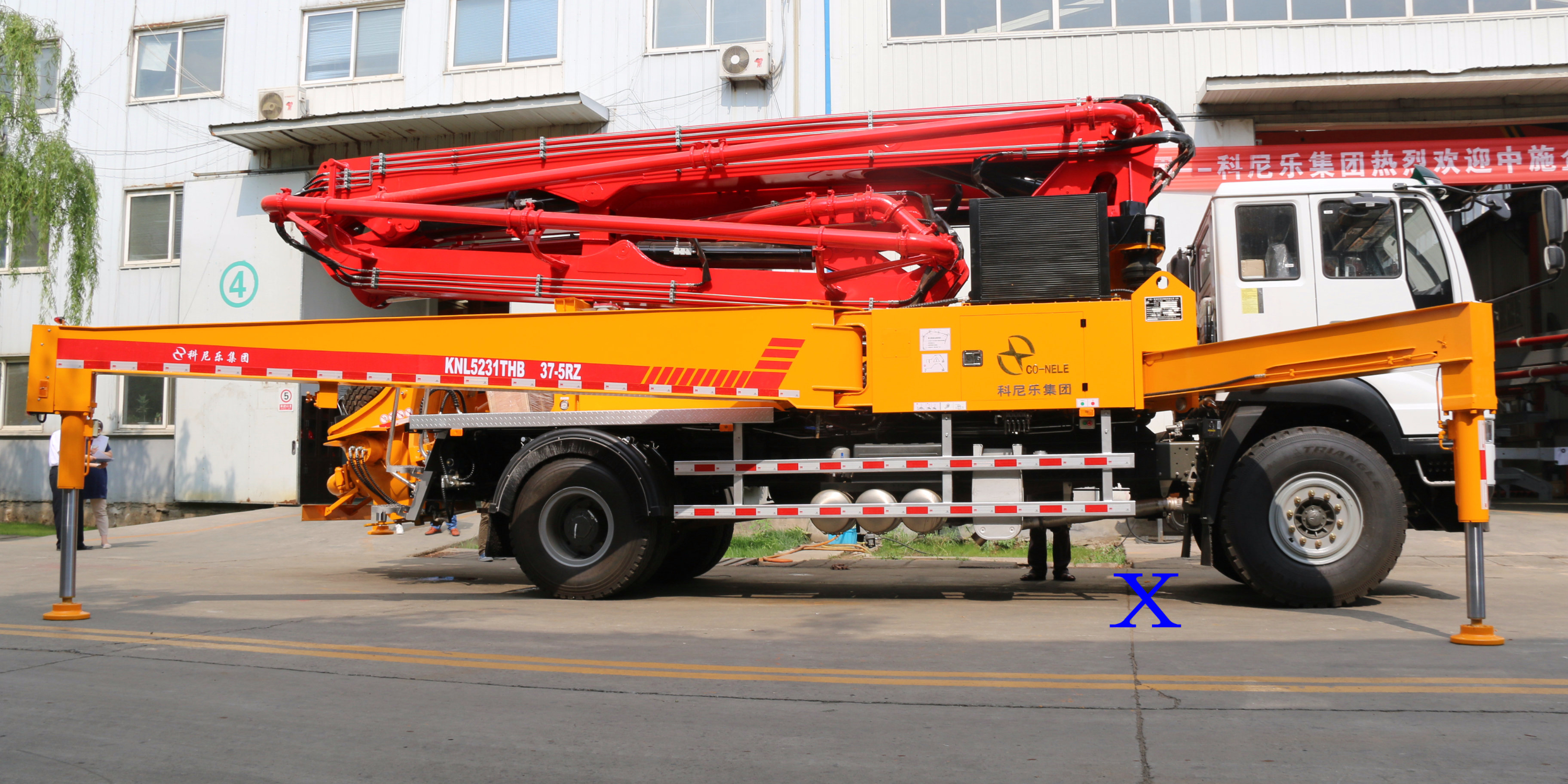 小型泵車液壓油使用注意事項(xiàng)